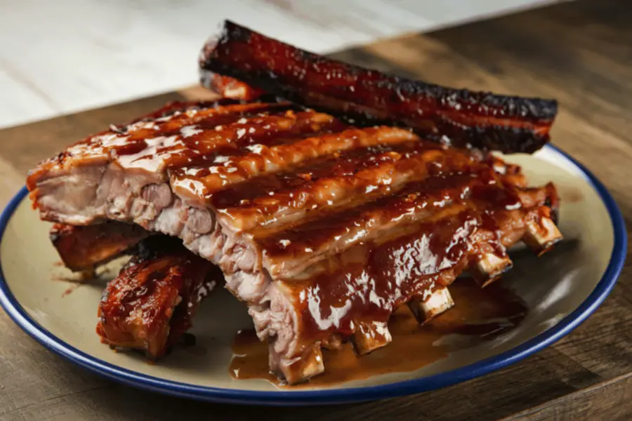 Naturisten-Campingplatz Huhn und Spareribs