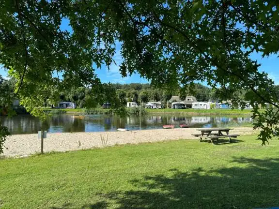 Naturistencamping Nederland Vijver kamperen 3
